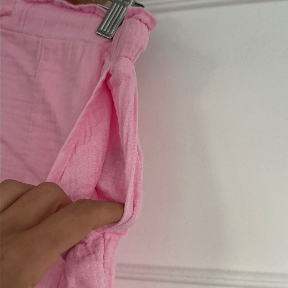 GAP Crinle Gauze Shorts Old School Pink Medium - Picture 7 of 11